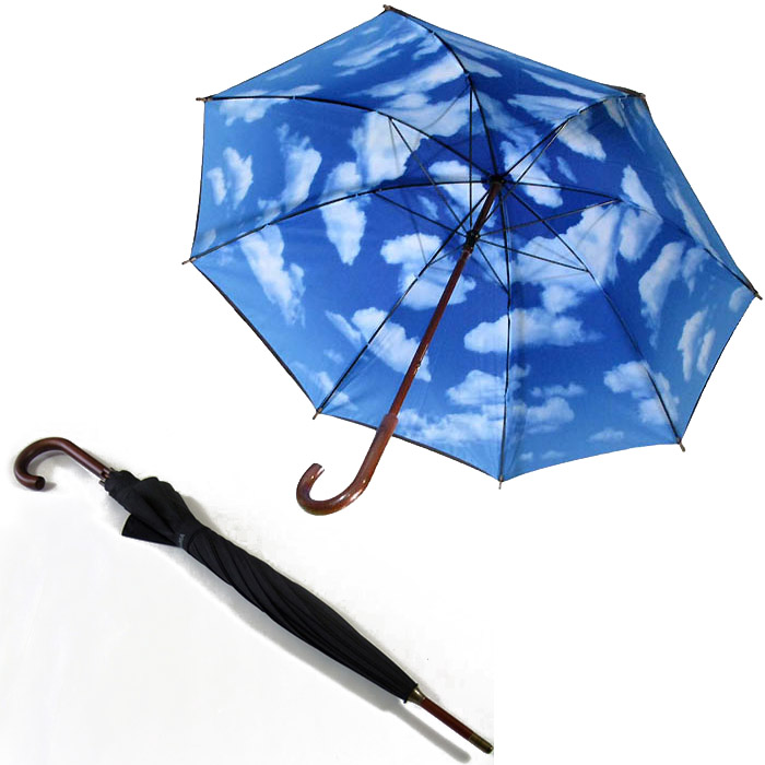 ティボール・カルマンがデザインした、傘を開くと内側に空の絵が出現するMoMAのデザイン傘「MoMA Sky Umbrella」