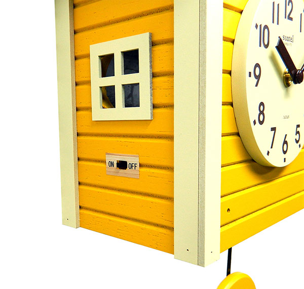 パステルカラーのログハウス風木製鳩時計