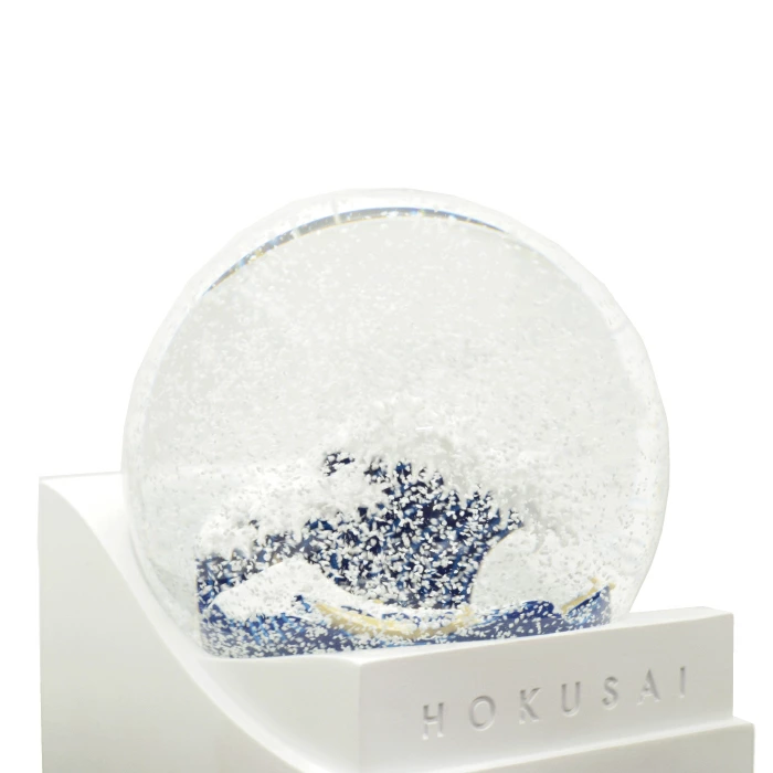 SNOWGLOBE HOKUSAI