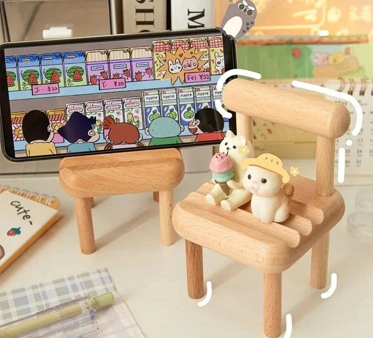 椅子の形の木製スマホスタンド