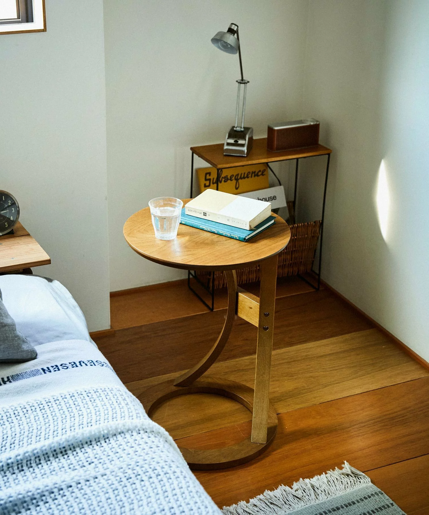 LOTUSナイトテーブル