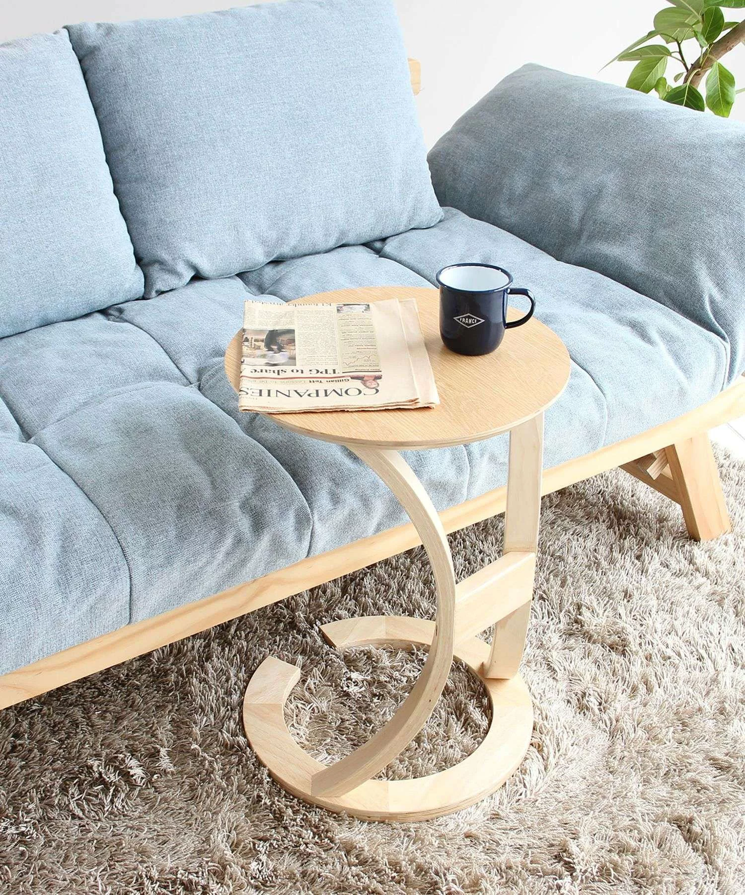 曲線美と木目が織りなす、LOTUSの洗練されたデザイン