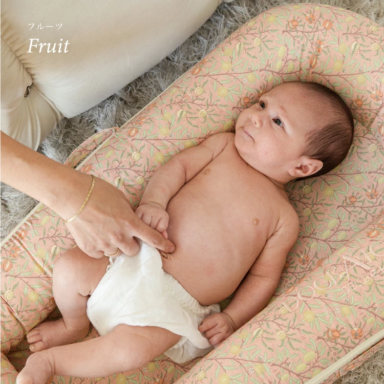 赤ちゃんが眠ってしまったら、そのまま＜DockATot＞ごと移動