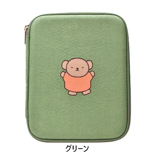 手帳やノート、ペン（ペンホルダー付き）など、まとめて収納できるので、このポーチ一つで、カフェでの作業や打ち合わせなど、あらゆるシーンに対応