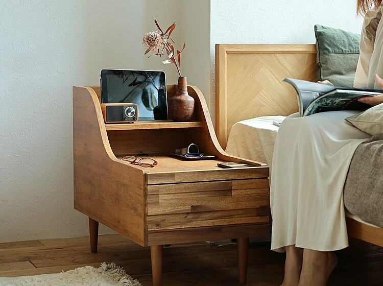 ベッドサイドの「困った」を解決する、多彩な機能