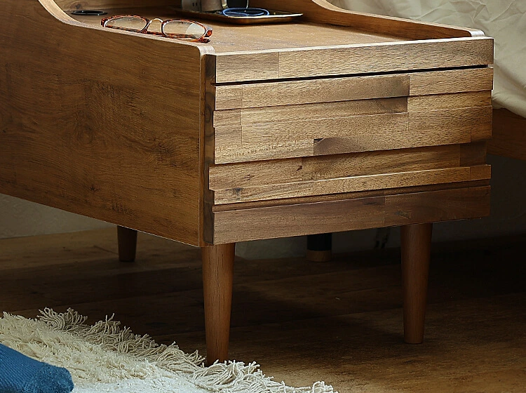 アカシア無垢材が醸し出す、上質なデザイン