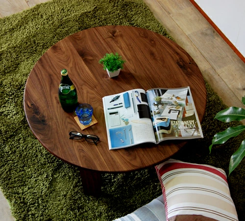 素材やサイズなどを選択できるセミオーダー式の丸形無垢材ローテーブル/ちゃぶ台