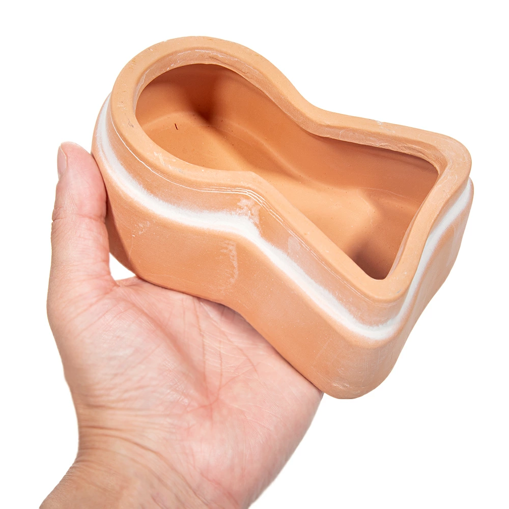 前方後円墳がモチーフの小振りで可愛いテラコッタポット