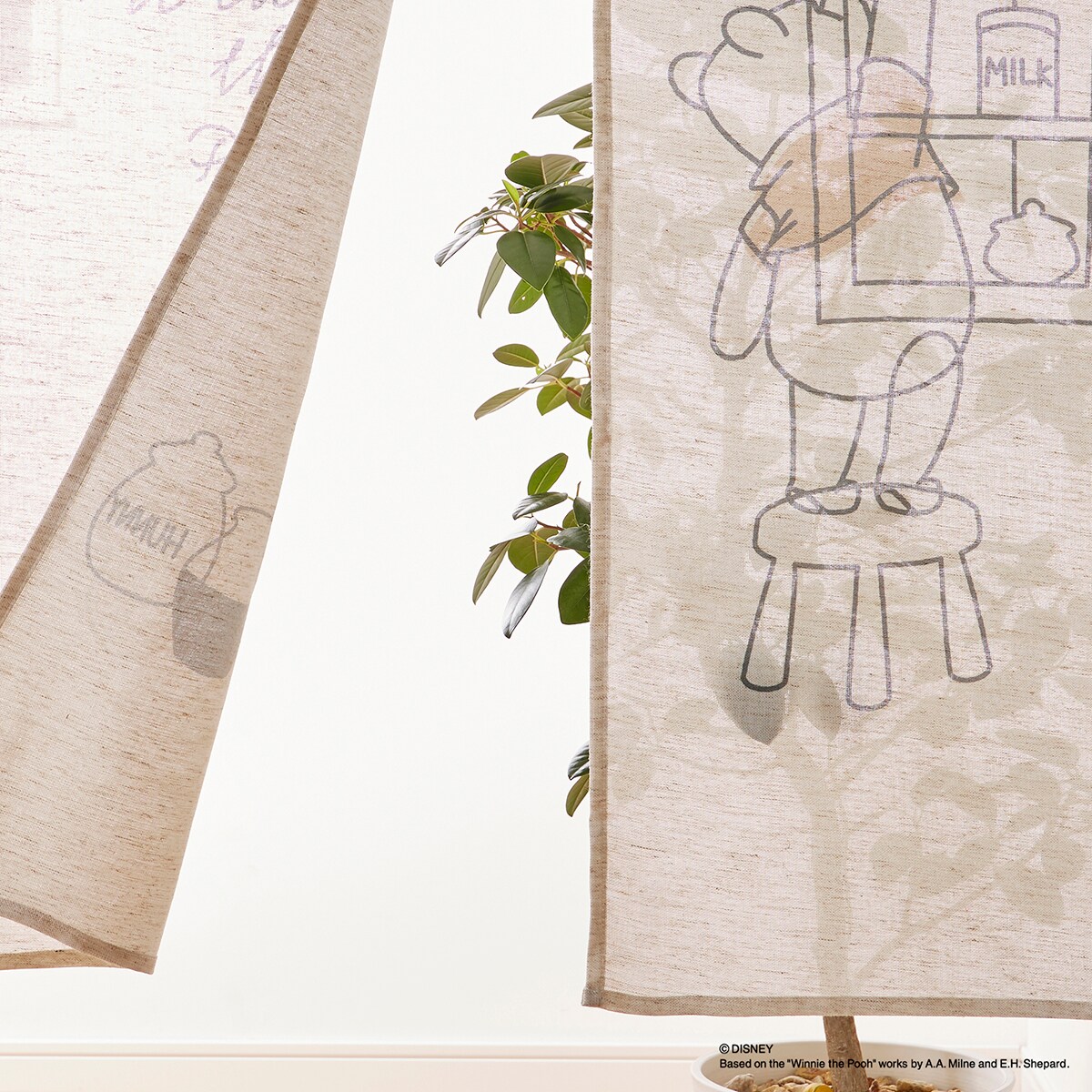 リネン入り麻風素材で、通年使えるナチュラル感