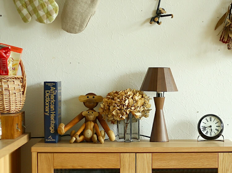 オブジェのようなデザインと、選べる木の組み合わせ＜tipo＞