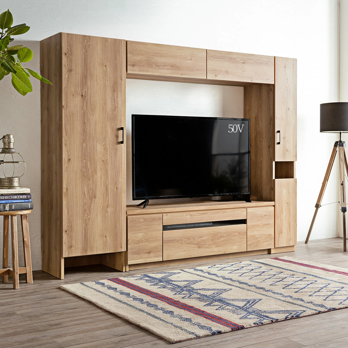 ゴミ箱も備わった大容量TVボード・GEHEIMガハイム