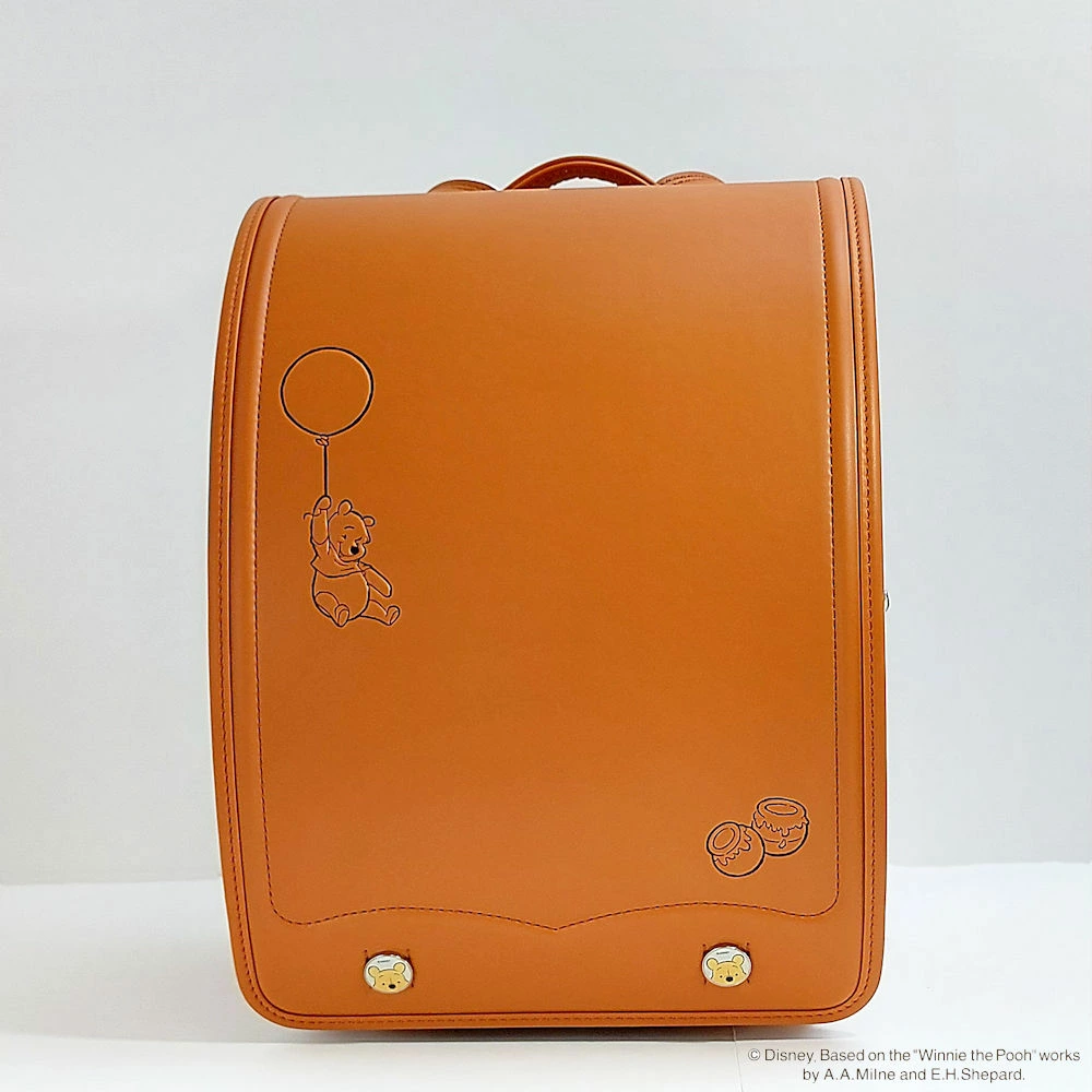 背カンは、肩ベルトが立ち上がり、左右別々に動く特殊な構造