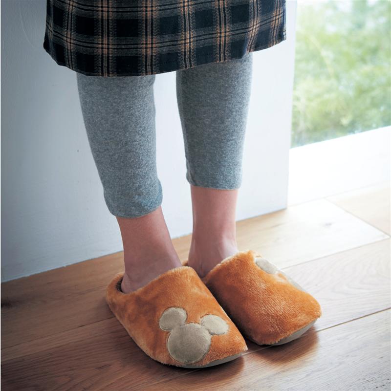 ミッキーモチーフのデザイン。愛らしい耳付きデザイン。