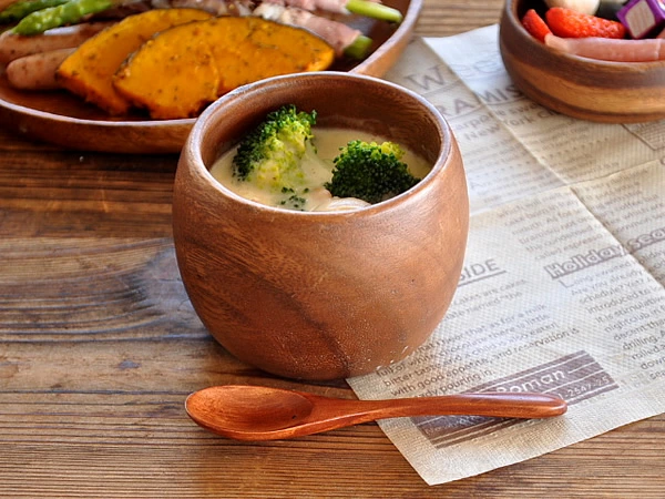 和洋を問わないデザイン。使いやすい日本の形。