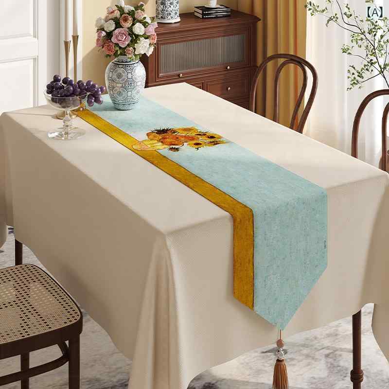 印象派の色彩を食卓に。動くアートとしての魅力。タッセル付きの名画テーブルランナー。