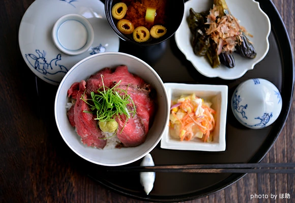 宝珠型珍味入れ。鳥獣戯画のユーモアを食卓へ。